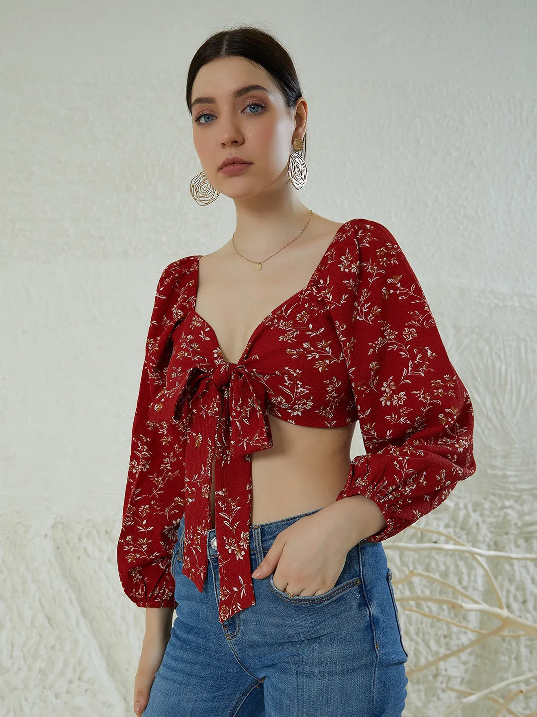 Berrylush Women Red & White Floral Printed Sweetheart Neck Front Tie-Up Crepe Cropped Top