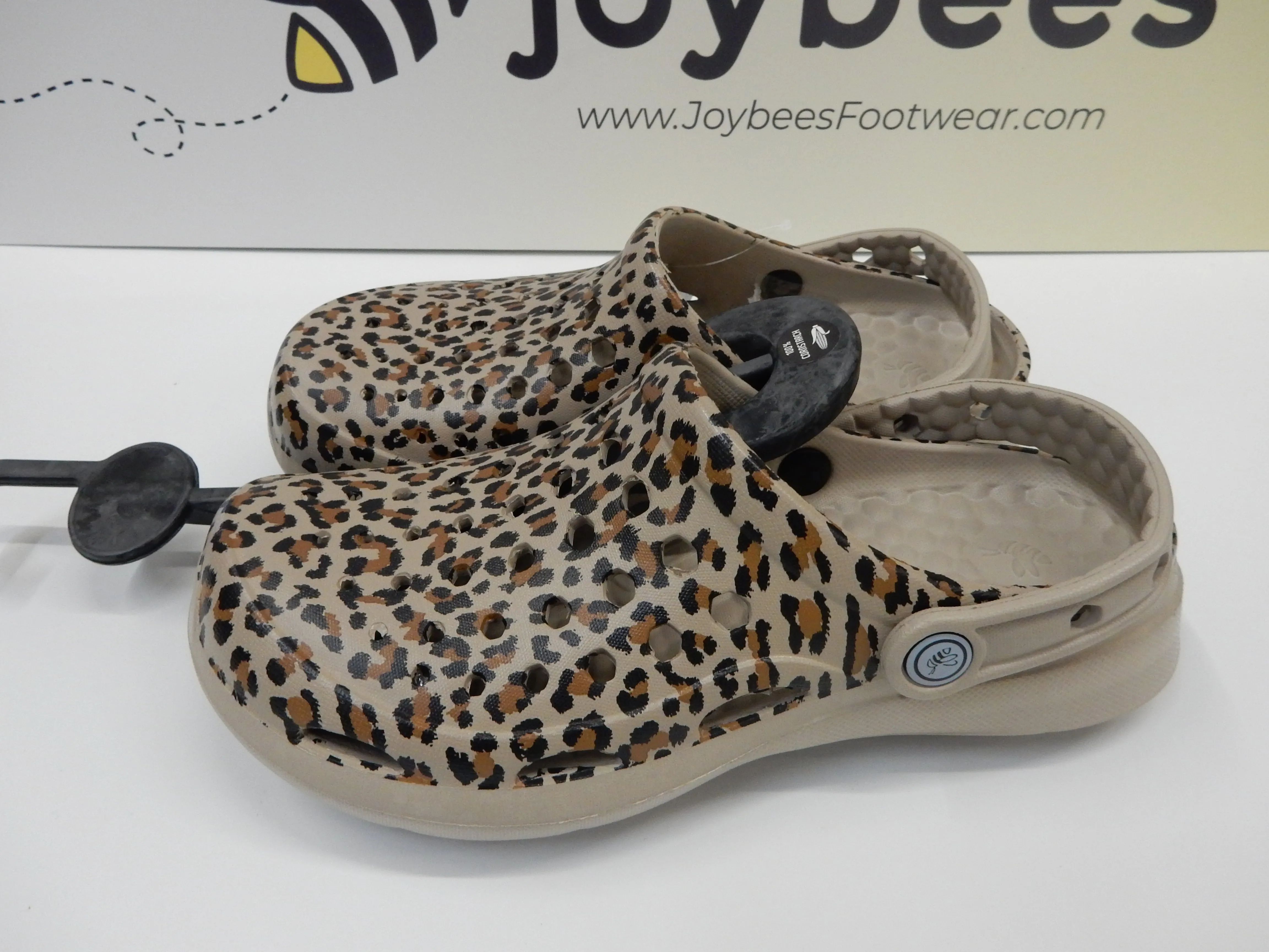 Joybees Womens Active Clog Graphic Leopard